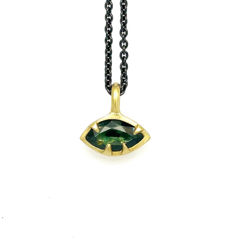Green eye sapphire pendant