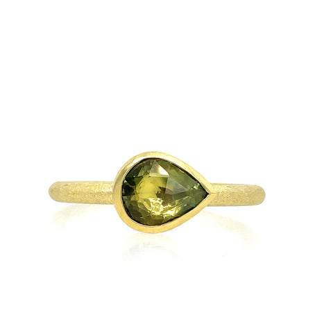 Green Eye Sapphire ring